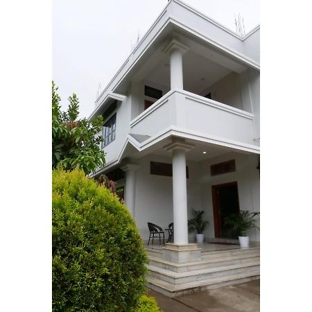 Joy'S Bnb Imphal Exteriör bild