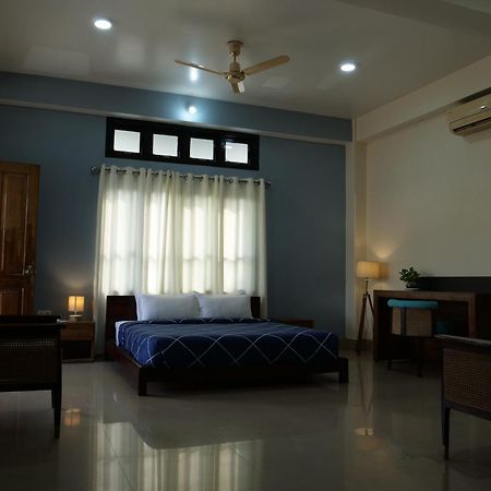 Joy'S Bnb Imphal Exteriör bild
