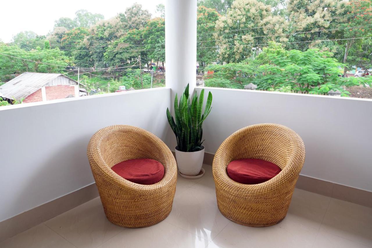 Joy'S Bnb Imphal Exteriör bild
